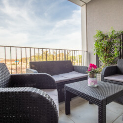 HomyHost I Brand New Luxury Home Near the Center!