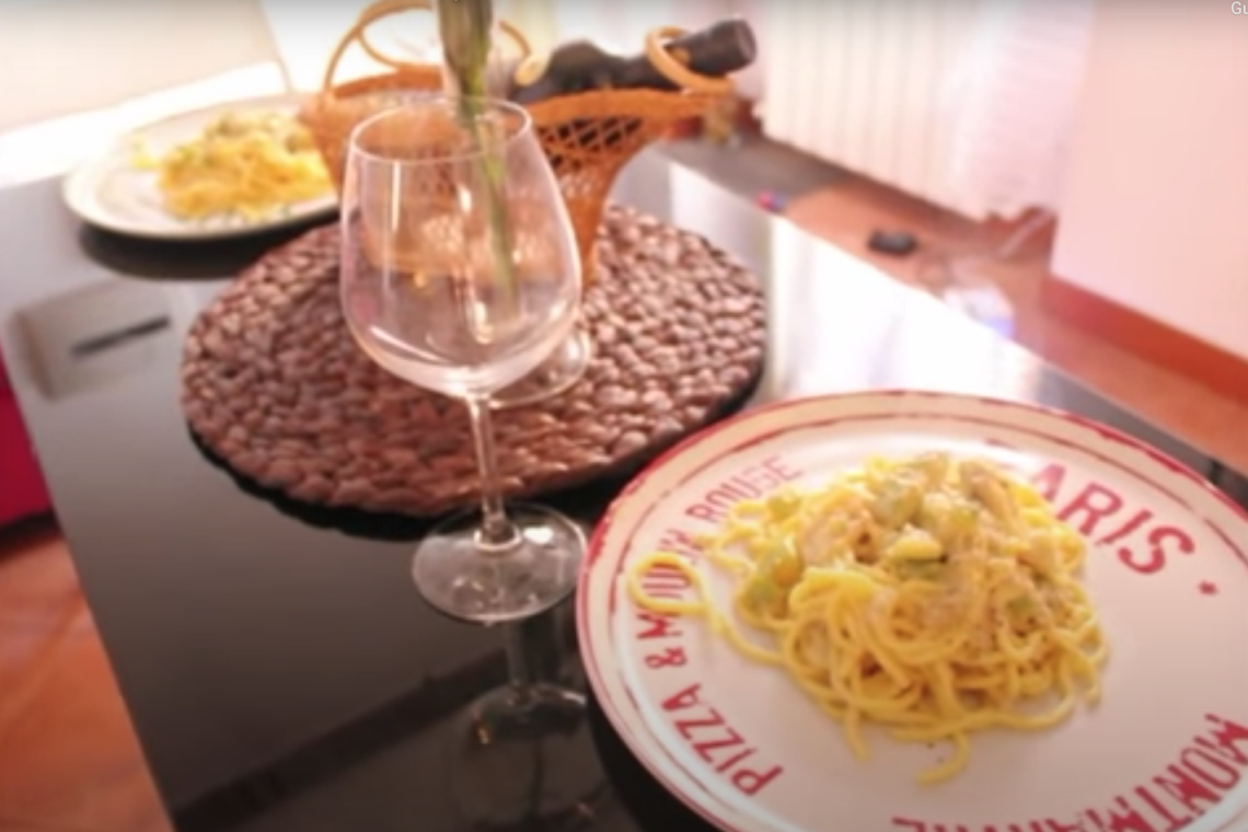 pasta-cacio-e-pepe-with-zucchini